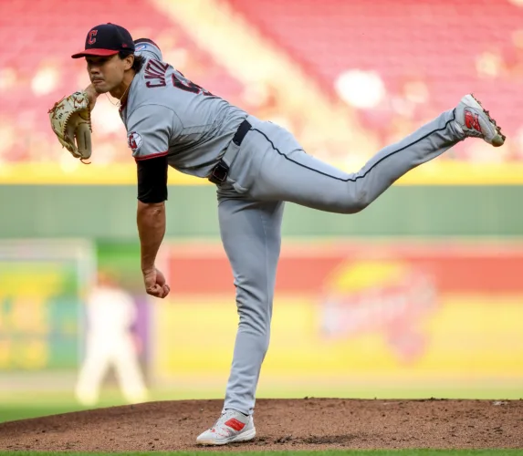 Cantillo powers Guardians past Reds, 6-1